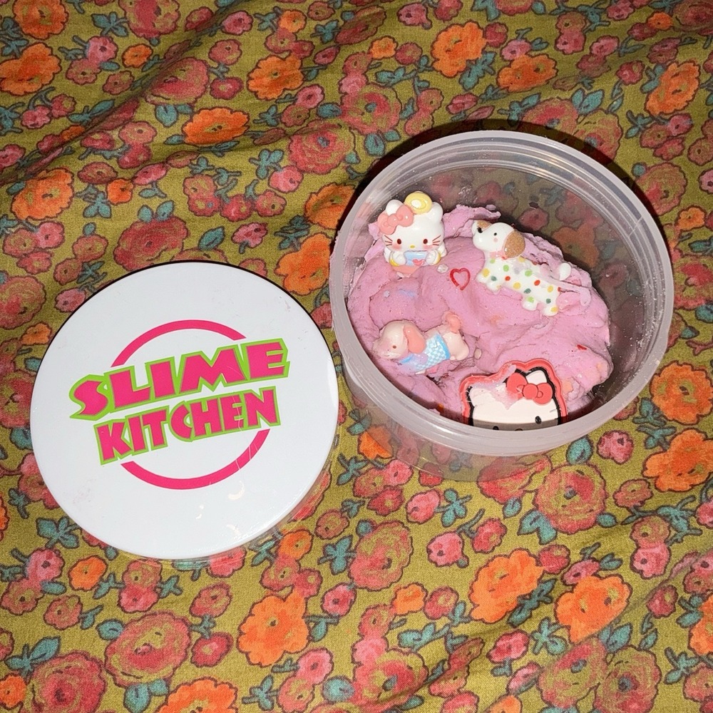 Slime Kitchen Hello Kitty Pink Cloud Slime -blueberry Muffin Scented